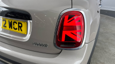 MINI Hatchback 1.5 Cooper Classic 5dr Auto [Nav Pack] Petrol Hatchback